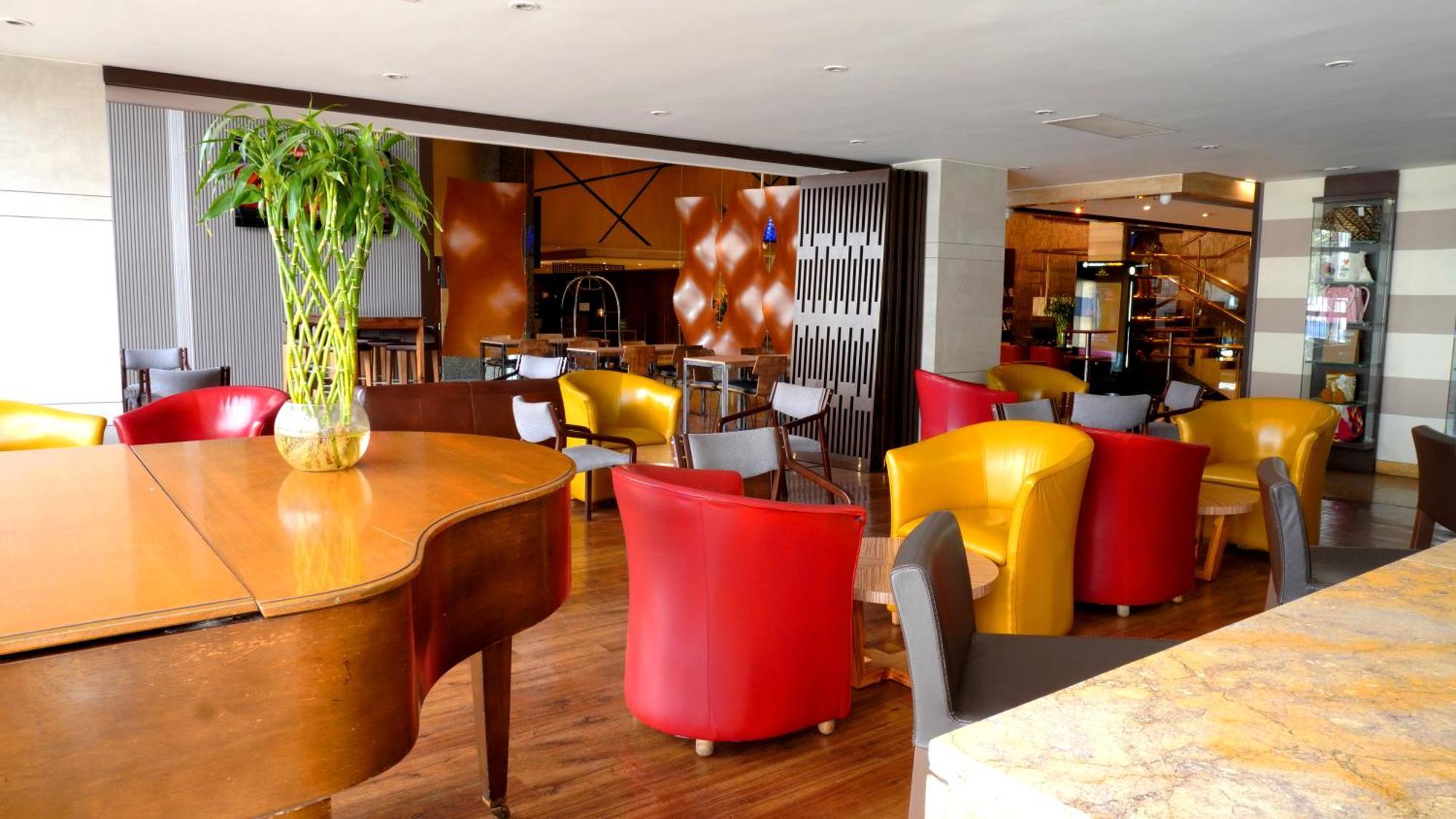 Bogota Plaza Hotel Eksteriør billede The interior of the lounge