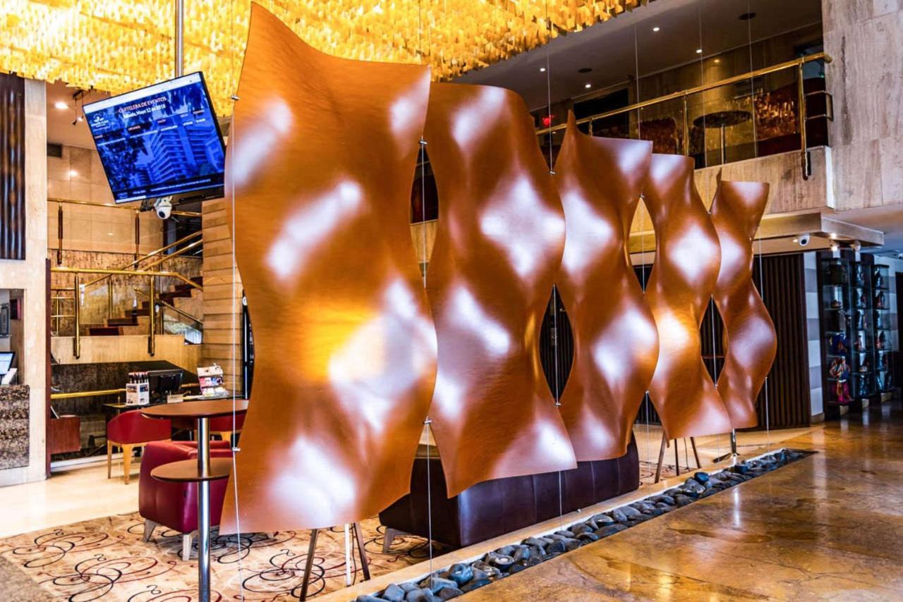 Bogota Plaza Hotel Eksteriør billede The lobby of the Wynn Las Vegas