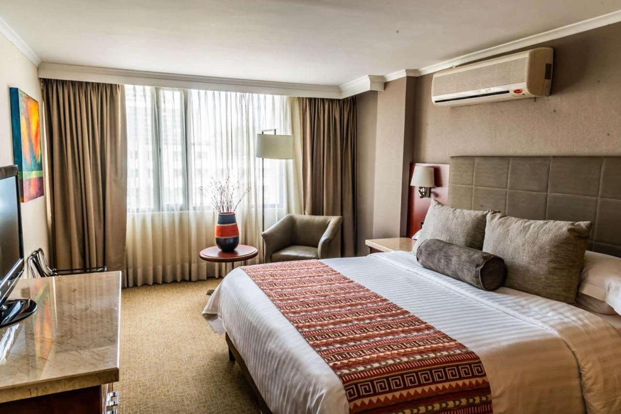 Bogota Plaza Hotel Eksteriør billede A room at the hotel